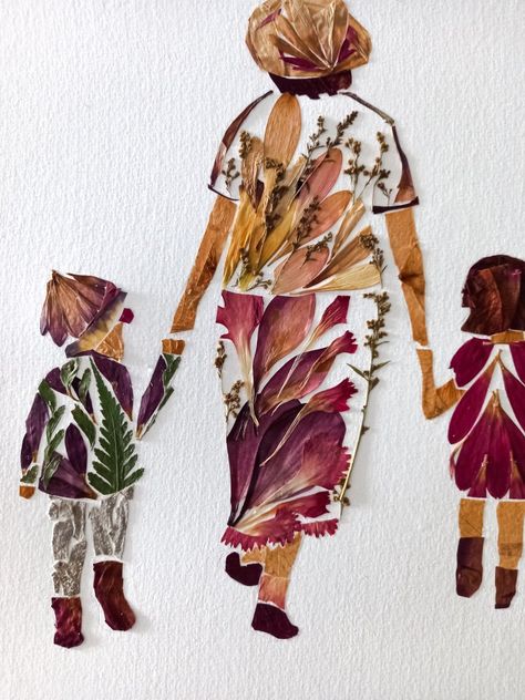 Grandma w/ Grandkids × Pressed Flower Art Pressed Flower Animal Art, Flower Art With Real Flowers, Pressed Flower Portrait, Art Using Real Flowers, Painting With Pressed Flowers, Dry Flowers Decor, Projects With Pressed Flowers, Pressed Flower Mixed Media, Dried Flower Artwork