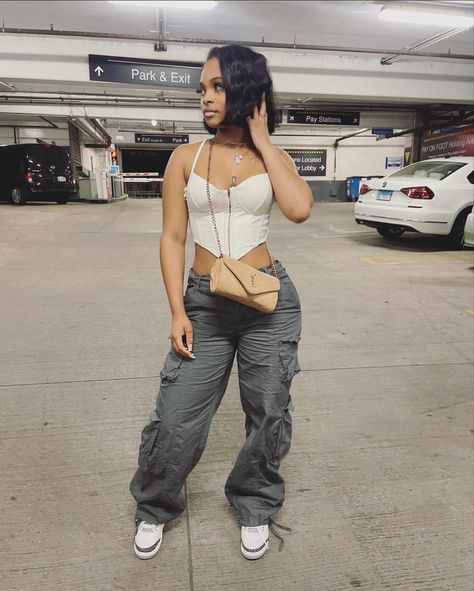 Rapper Concert Outfit Ideas, Party Outfit Black Women, Baddie Fashion, Cargo Outfit, Ig Pics, Future Wardrobe, Stylish Summer Outfits, Fly Girl