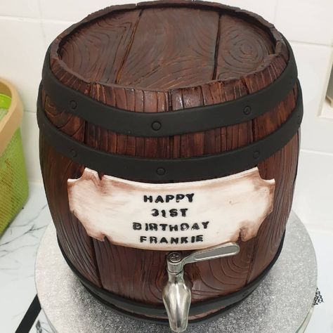 Beer Barrel Cake, Whiskey Barrel Cake, Barrel Cake, Evan Williams, Cake Style, Beer Barrel, Fashion Cakes, Food Cake, Whiskey Barrel