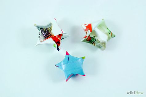 Diy folded tiny puff stars Lucky Paper Stars, Origami Gift Boxes, Origami Gift Box, Origami Star, Ways To Recycle, Origami Stars, Star Diy, Diy Origami, Paper Stars