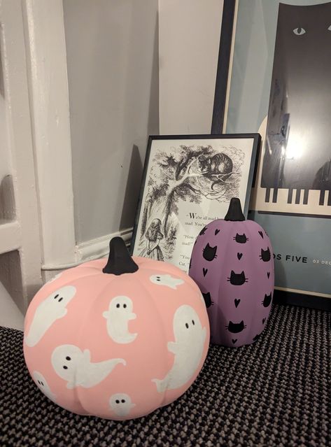 Coquette Pumpkins Painting, The Best Pumpkin Painting Ideas, Cute Spooky Painted Pumpkins, Pumpkin Painting Ideas Minimalist, Painting Pumpkin Inspiration, Things To Paint Your Pumpkin, What To Paint A Pumpkin, Taylor Swift Themed Pumpkin Painting, Clay Pumpkin Painting Ideas