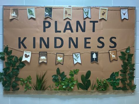 Preschool Bulletin Board Ideas, Kindness Classroom, Preschool Bulletin Board, Unique Bulletin Board Ideas, Banner Cricut, Garden Theme Classroom, Plant Kindness, Diy Greenery, Forest Classroom