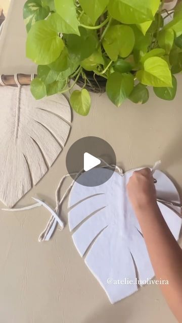 Macrame Monstera Leaf, Macrame Leaf Tutorial, Macrame Leaf Wall Hanging, Feather Macrame, Leaf Macrame, Macrame Leaves, Macrame Leaf, Wire Knitting, Buttered Noodles