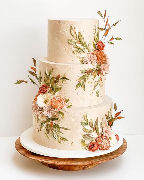 Romantic Fall Wedding Cake, Paisley Wedding Cake, Cake Decorated With Real Flowers, Wedding Cake Designs Vintage, Green And Orange Wedding Cake, June Wedding Cake, Wedding Cake With Wildflowers, Fairytale Wedding Cakes, Whimsical Wedding Cake