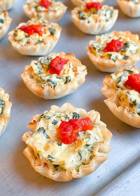 Spinach Artichoke Tartlets, Mini Tart Appetizers, Spinach Artichoke Phyllo Cups, Goat Cheese Tartlets, Bridgeton Wedding, Artichoke Tart, Artichoke Pinwheels, Mini Puff Pastry, Cup Appetizers