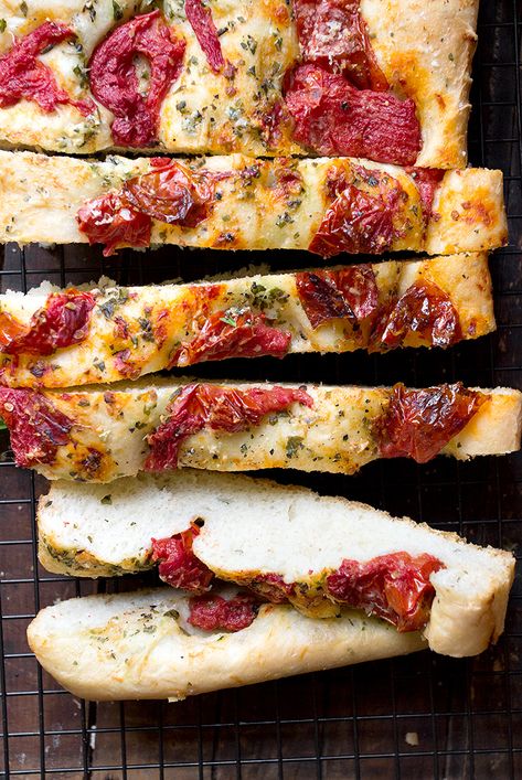 Roasted Tomato and Garlic Focaccia Focaccia Bread Pizza, Roasted Tomato And Garlic, Garlic Focaccia, Foccacia Bread, Focaccia Bread Recipe, Kentucky Fried Chicken, Focaccia Recipe, Breaking Bread, Interesting Recipes