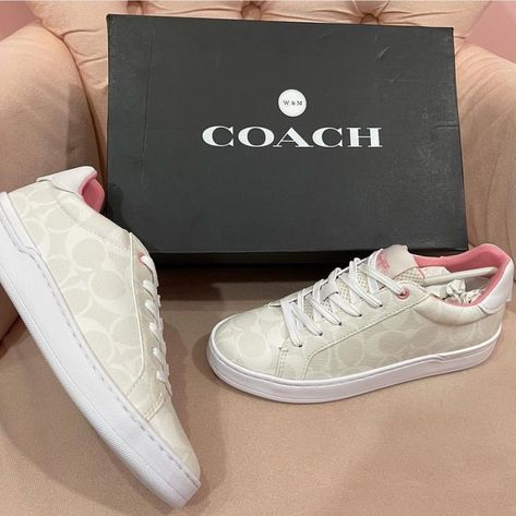 Outfits With Coach Shoes, Pink Coach Shoes, Coach Shoes Outfit For Women, Buchifresa Shoes, Coach Sneakers Outfit, Coach Shoes Outfit, Tenis Coach, Coach Shoes Women, Coach Tennis Shoes