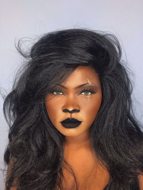 Scar Halloween Costume, Scar Costume, Disney Halloween Makeup, Disney Inspired Makeup, Halloween Make-up Looks, Cute Halloween Makeup, Amazing Halloween Makeup, Pretty Halloween, Disney Makeup