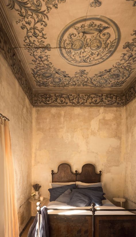 RUSTIC, SHABBY CHARM | ZsaZsa Bellagio – Like No Other Ann Street Studio, Chateaux Interiors, Italian Bedroom, Italian Interior, Italian Home, Love Home, Dream Bedroom, My Dream Home, Home Decor Inspiration