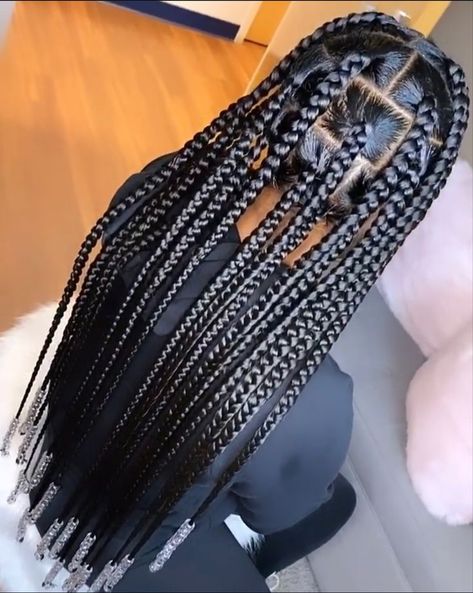 Knotless Jumbo Box Braids, Braids Hairstyles Box Braids, Box Braids Medium Length, Medium Size Braids, Hairstyles Protective, Braids Color, Cute Box Braids, Big Box Braids, Peekaboo Hair