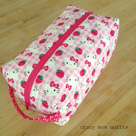 crazy mom quilts: a pair of boxy pouches Box Bag Pattern, Boxy Pouch, Boxy Bags, Zipper Pouch Tutorial, Do Not Enter, Pouch Sewing, Crazy Mom, Bag Pattern Free, Pouch Tutorial