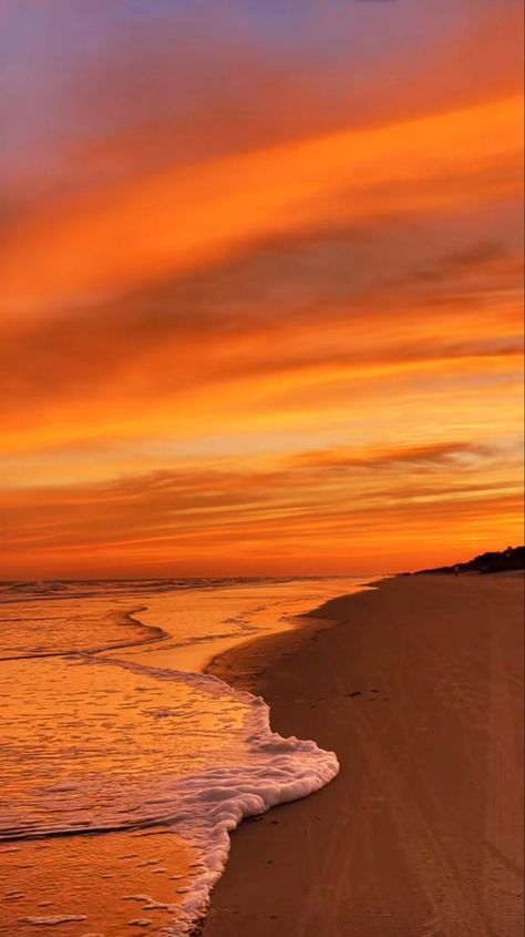 Cute Sun Set Wallpaper, Asthetic Picture Wallpaper Sun Set, Emmycore Aesthetic, Sun Set Aesthetic Wallpaper, Sun Sets Aesthetic, Soft Golden Hour Aesthetic, Exulansis On Twitter, Orange Beach Aesthetic, Aesthetic Sun Set