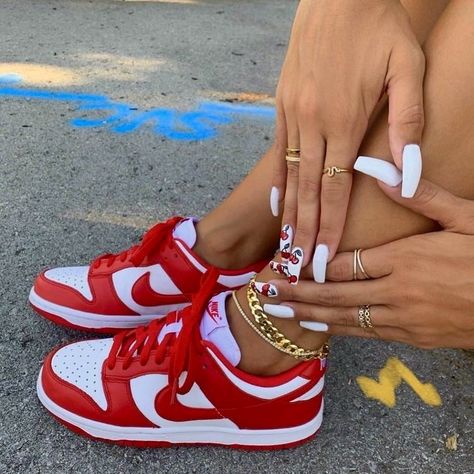 Buty Jordan, Boty Nike, Skor Sneakers, Trendy Shoes Sneakers, Dr Shoes, Nike Shoes Girls, Preppy Shoes, Pretty Shoes Sneakers, Jordan Shoes Girls