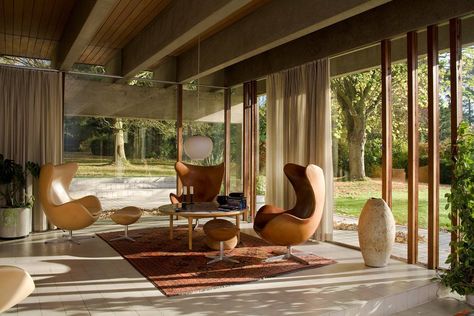 The founders of The Modern House on the 20 most extraordinary homes they've ever sold Huisgenoot Wenresepte, Extraordinary Houses, Most Extraordinary Homes, Poltrona Design, Mid-century Interior, Extraordinary Homes, Casa Retro, Midcentury House, Mid Century Interior