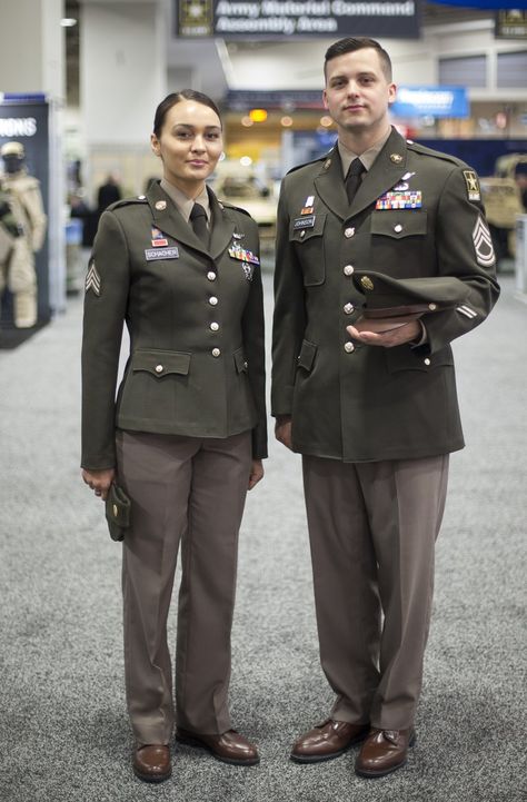 Air Force Dress, Army Dress Uniform, Army Service Uniform, United States Army Uniform, Army Outfit, Military Dress Uniform, Army Green Dress, Military Dresses, Military Ball