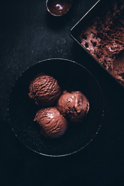 Easy No-Churn Chocolate Ice Cream - Call Me Cupcake Easy Chocolate Ice Cream Recipe, Easy Chocolate Ice Cream, Homemade Chocolate Ice Cream, Call Me Cupcake, Dark Chocolate Ice Cream, Chocolate Ice Cream Recipe, Cold Deserts, White Chocolate Mocha, Chocolate Sheet Cake