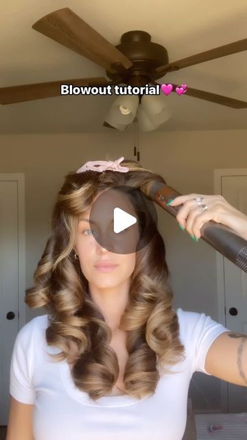 Sara Lininger on Instagram: "Everyone always asks how I get my Dyson curls to stay-  This mousse!!! And the blowout spray is 🤌  both of the products I used here are FREEE today when you order a custom shampoo/conditioner🏃🏼‍♀️💞 . Fill out my hajr quiz and I’ll build you a custom cart 🛒" Long Curly Blowout, Homecoming Blowout Hair, Long Layered Hair Styling, Hair Products For Blowout, Curl Blowout Hair, Combed Out Curls, Dyson Blowout Tutorial, Loose Curls How To, Cute Curls Hairstyles