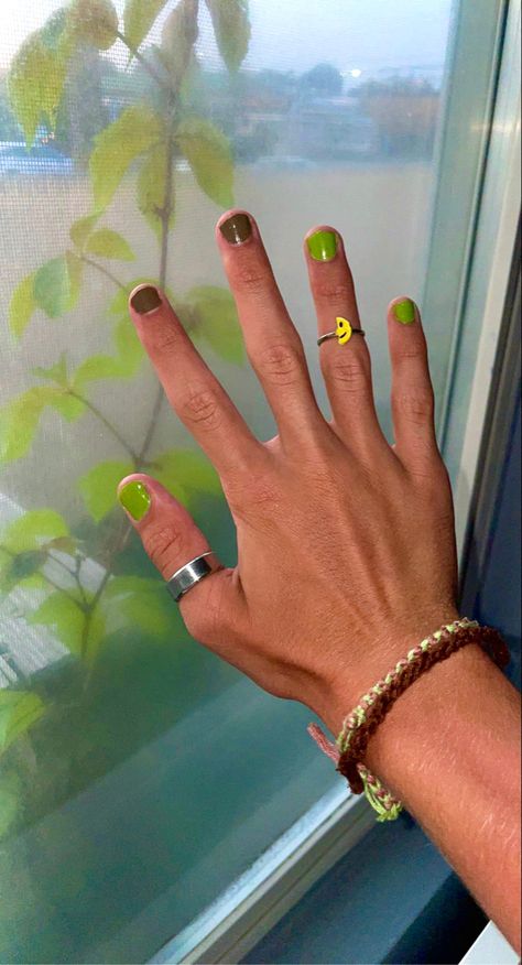 Nail Green And Brown, Guy Painted Nails Aesthetic, Man Painted Nails, Green Nails Men, Green And Brown Short Nails, Painted Nails Men, Green And Brown Nails Aesthetic, Men Painted Nails Aesthetic, Mens Nail Polish