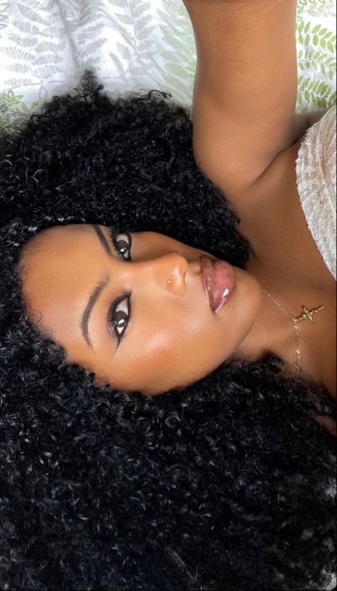 Dark Skin Ethiopian Women, Ethiopian Makeup, Habesha Makeup, Eritrean Aesthetic, Pure Black Hair, Habesha Hair, Habesha Aesthetic, East African Women, Eritrean Women