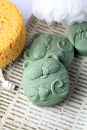 French Green clay soap recipe - Sea clay DIY soap is detoxifying and healing. Great for eczema. Made in a fun cat soap mold. #soap #soapmaking #cats #skincare #catlady #crafts Melt And Pour Soap Recipes For Sensitive Skin, Melt And Pour Clay Soap Recipe, French Clay Soap, Clay Soap Recipe, French Green Clay Soap, Coffee Soap Recipe, Perfume Blends, Pumpkin Spice Soap, Diy Soap Recipe