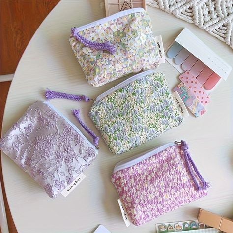 Small zipper pouch