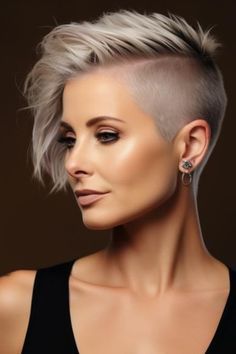 Short Side Long Top Hair Women, Short Sides Long Top Women, Undercut Short Hair Women, Funky Blonde Hair, Pixie With Shaved Sides, Edgy Pixie Haircuts Undercut, Pixie Hair Styles, Hairstyle For Fine Hair, Edgy Undercut