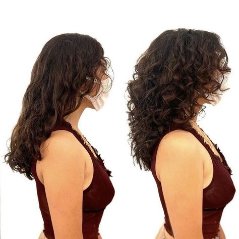 Long Layered Curly Hair, V Shape Hair, Long Curly Haircuts, Natural Curly Hair Cuts, Layered Curly Hair, Mixed Curly Hair, Thick Wavy Hair, Curly Hair Photos, A Messy Bun