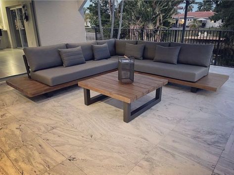 Patio With Dining Table And Seating Area, Patio With Couch And Dining Table, Brown Patio Furniture, Couch Designs, Patio Chico, Living Room Designs India, Modern Home Living Room, Wood Bench Outdoor, Outside Area