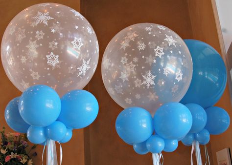 Frozen themed birthday party decorations. #frozen #party #birthday #balloons #frozenballoons #snowflakes #bigballoons Frozen Theme Party Decorations, Frozen Balloons, Frozen Birthday Party Decorations, Elsa And Olaf, Frozen Decorations, Frozen Themed Birthday Party, Photo Opportunity, Frozen Theme Party, Frozen Themed