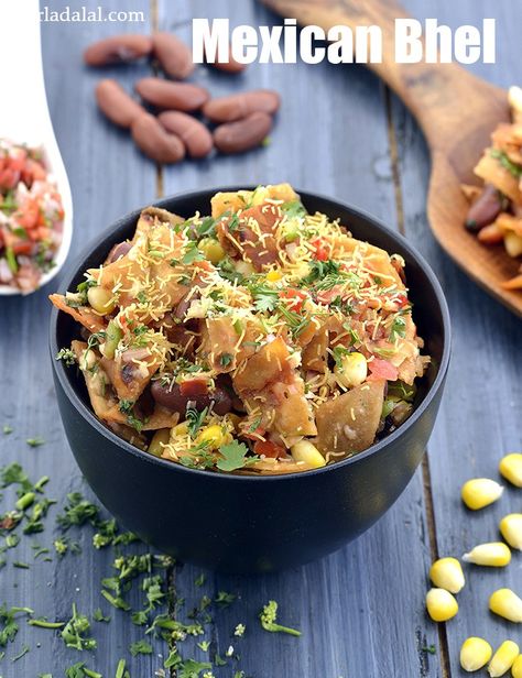 Mexican Bhel Recipe, Veg Breakfast Recipes, Veg Breakfast, Bhel Recipe, Capsicum Recipes, Veg Snacks, Indian Appetizers, Mexican Recipe, Mexican Street Food