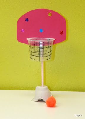 Mini Basketball Hoop--(could be cute craft & activity to go with book club featuring a basketball story) Ball Crafts For Preschoolers, Fitness Crafts, Sport Themed Crafts, Basketball Crafts, Crafts For Preschoolers, Mini Basketball Hoop, Summer Camp Crafts, Mini Basketball, Diy Wand