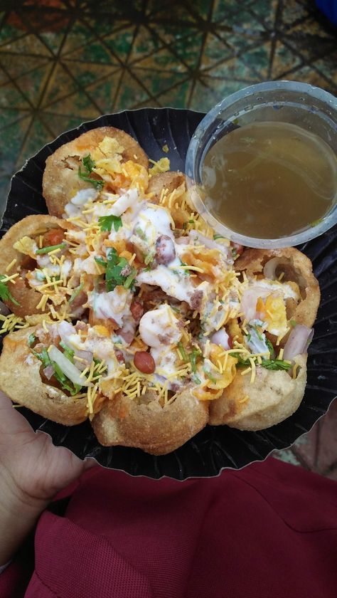 Panipuri, Golgappa, Gupchup, puchka, panike patase what ever you call it , but yeah it is a pure blast of taste 🤗 Food Aesthetics, Vegetarian Snacks Recipes, Best Pose For Photoshoot, Vegetarian Snacks, What Ever, Snacks Recipes, Food Snapchat, You Call, Street Food