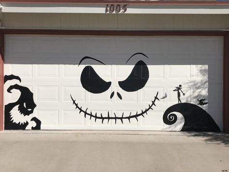 Jack Skellington Garage Door, Nightmare Before Christmas Garage Door, Christmas Garage Door, Decoracion Halloween, Christmas Garage, Halloween Garage Door, Decorations Items, Halloween Garage, Fun Diy Halloween Decorations