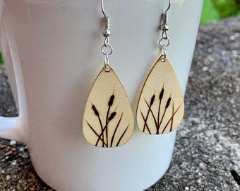 Wood burning earrings | Etsy Wood Burned Earrings, Wood Burning Tips, Wood Jewelry Diy, Wooden Jewelery, Pyrography Patterns, Wood Burn Designs, Wood Jewelery, Leather Keychains, Wood Burning Crafts