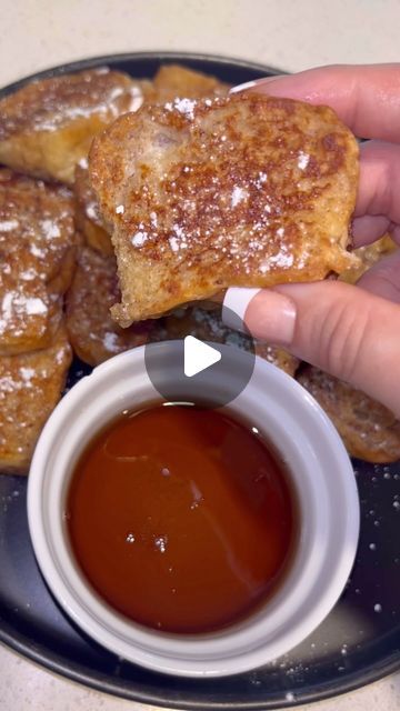 Cici Soriano on Instagram: "Mini French Toast 🥹🔥 These are dangerous 

#frenchtoast #kingshawaiian #mini #breakfastideas #easyrecipes #food #eat #cook" French Toast Recipe Videos, Mini French Toast, Mini Toast, Instagram Recipes, Kings Hawaiian, Brunch Time, French Toast Recipe, Breakfast Foods, Morning Food