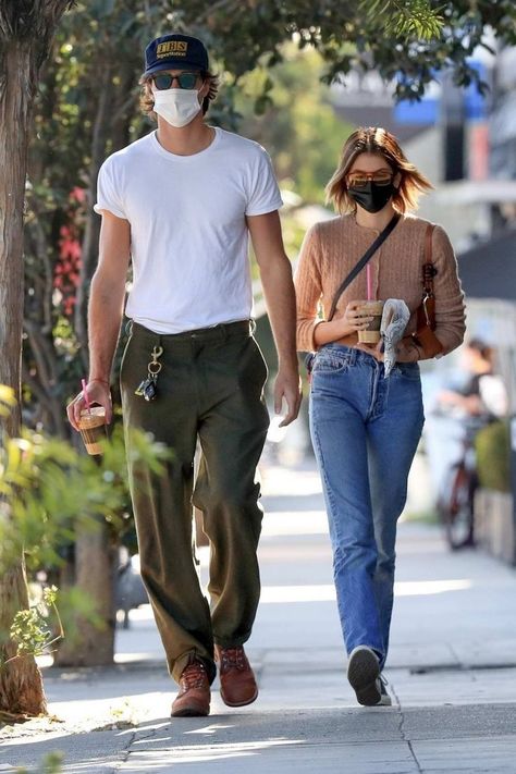 Everyday Outfit Tips for Men | Aesthetic Men's Outfits Inspiration | Summer, Winter, Fall, Autumn, Spring, Travel Outfits Men, Street Style, Outfits For Men, Casual Outfits Men, Fashion Outfits For Men, Cool Mens Outfits, Best Outfits Men, Outfits Ideas for Men, Trendy Mens Outfits, Best Men's Clothing Guide Kaia Gerber Street Style, Celebrity Style Men, Outfit Tips, Men Aesthetic, Models Off Duty Style, Outfits Hombre, Men's Outfits, Street Style Outfits Men, Street Fashion Men Streetwear