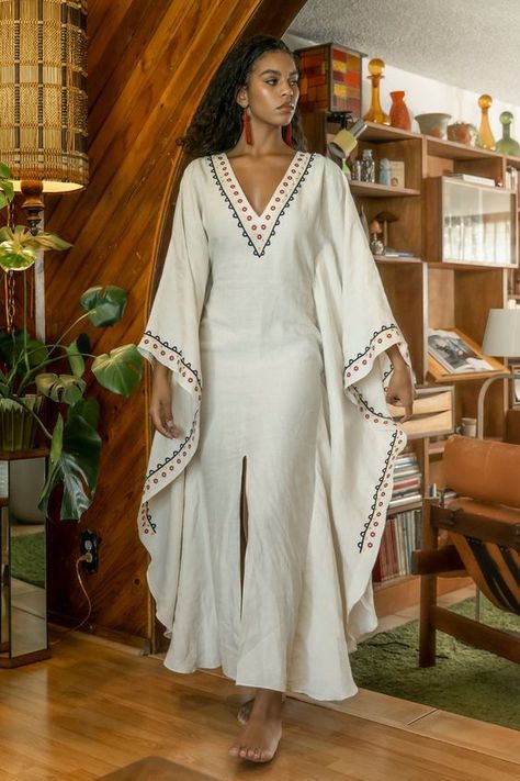 Kaftan Designs, Arab Fashion, Caftan Dress, Modest Fashion Outfits, Abayas Fashion, Kaftan Dress, Flutter Sleeves, African Dress, African Clothing