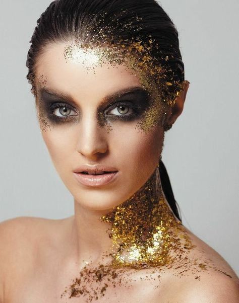 Gold Halloween Makeup, Gold Leaf Makeup, Glitter Photo Shoots, Glittery Hair, Artsy Makeup, Gold Makeup Looks, Sparkly Makeup, High Fashion Makeup, Dance Makeup