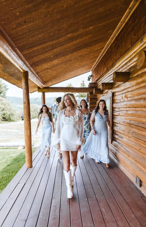 Wyoming Wedding Full of Western Charm and Elegance | Rocky Mountain Bride Western Mountain Wedding, Broadmoor Wedding, Diamond Cross Ranch, Wyoming Wedding, Wyoming Weddings, Jackson Hole Wedding, Mountain Bride, Wedding Planning Guide, Majestic Horse