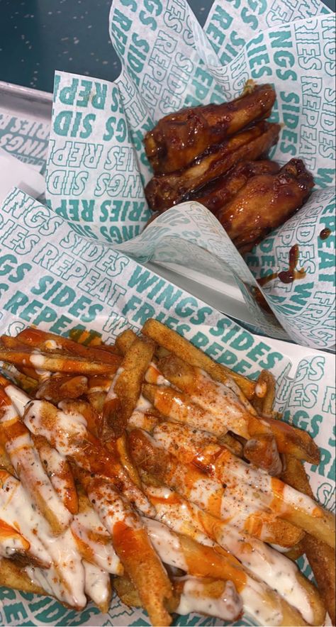 Wingstop Order Ideas, Hot Wings And Fries, Wingstop Aesthetic, Wingstop Fries, Wingstop Ranch, Chicken Fried Chicken, Fries Chicken, Fast Chicken Recipes, American Fast Food