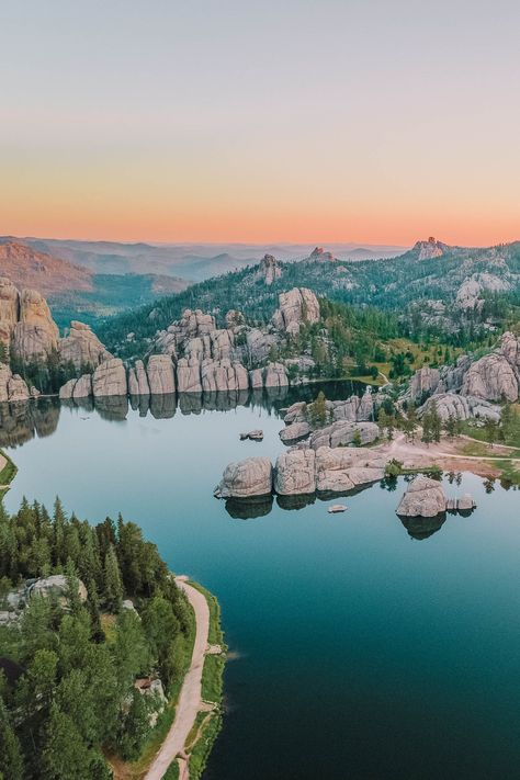 10 Very Best Things To Do In South Dakota Usa Road Trip Map, Custer State Park South Dakota, South Dakota Road Trip, South Dakota Vacation, South Dakota Travel, Sylvan Lake, Road Trip Planner, Custer State Park, Relaxing Travel