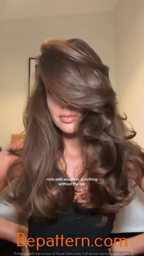 Crowning Glory The Power and Intrigue of Mob Wife Hair Sleek Waves, Glamorous Curls, Beauty Hair Color, Classic Glamour, Mob Wives, Stunning Hairstyles, Mob Wife, Brown Hair Balayage, Hairstyle Inspiration