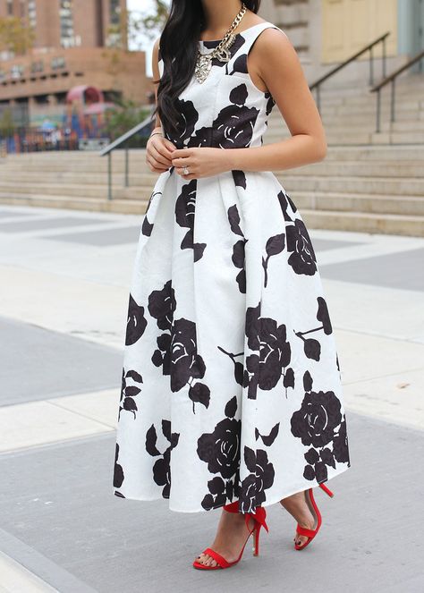 Skirt The Rules // Black & White Floral Tea Length Dress Black White Dress Outfit, Floral Tea Length Dress, Black White Floral Dress, Black And White Floral Dress, White Flower Dress, Below The Knee Dresses, Floral Dress Casual, Floral Dresses Long, White Floral Dress