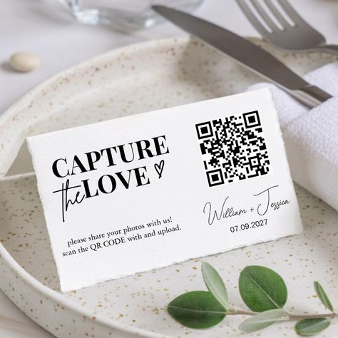 With this Script Capture The Love QR code Wedding Photo Share QR code Pedestal Sign, you may enhance your wedding memories. This exquisitely made sign adds a touch of refinement to your special day with its elegant lettering. Add your wedding date and names to make it uniquely yours. Perfect as a memento or for gift tables or reception tables. Qr Code Centerpiece, Individual Notes For Wedding Guests, Qr Code Thank You Card, Love Qr Code, Elegant Lettering, Wedding Photo Sharing, Qr Code Sign, Qr Code Wedding, Wedding Mementos