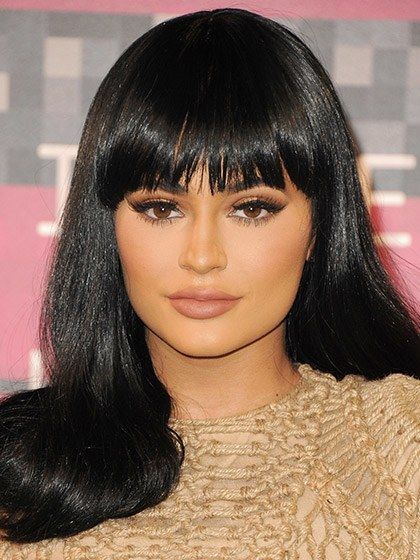 Kylie Jenner's Complete Beauty Evolution in 22 Photos | Allure.com Kylie Jenner Hair Extensions, Moda Kylie Jenner, Kylie Jenner Hair Color, Kylie Jenner Birthday, Stile Kylie Jenner, Kylie Jenner News, Jenner Hair, Kylie Jenner Lip Kit, Kylie Jenner Hair