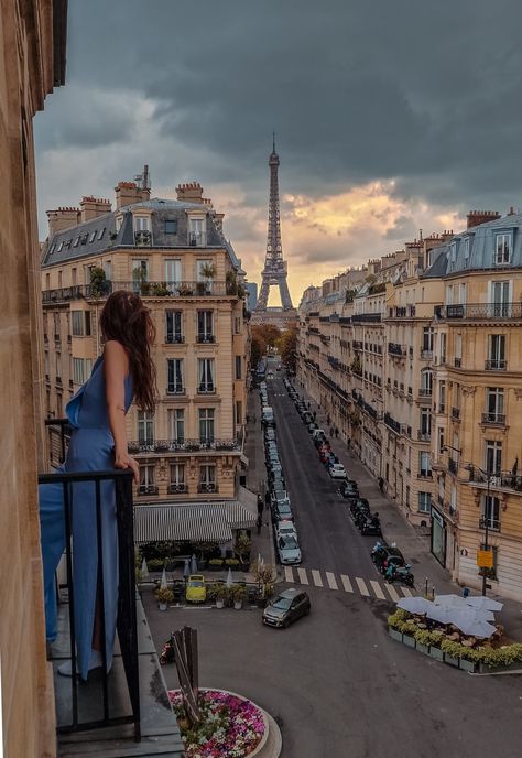 Balcony view of the eiffel tower Paris France Eiffel Tower View From Balcony, Paris View Balcony, Paris Balcony Aesthetic, Eiffel Tower Balcony, Art Playlist, Paris Accommodation, Travel Views, Shangri La Paris, Paris Balcony