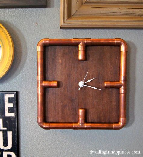 Hometalk :: Industrial Copper Pipe Clock...... Looks like something great for my husband's shop. Copper Tube Projects, Copper Crafts Ideas Diy Projects, Copper Diy Crafts, Copper Pipe Ideas, Copper Pipe Projects, Copper Pipe Art, Copper Steampunk, Copper Projects, Frit Painting