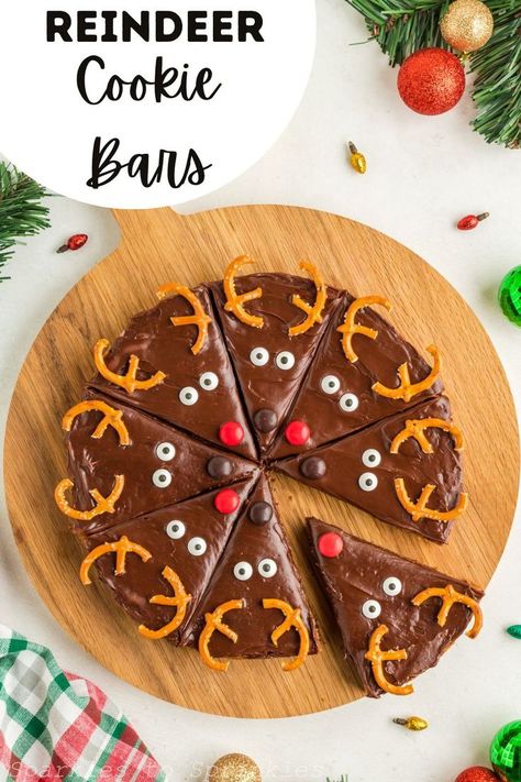 Reindeer cookie bars are the perfect holiday treat! They are super cute, easy to make, and a huge hit among kids and adults. They look great on any dessert table and help get you in the mood of the season! With a handful of ingredients and about 30 minutes, you can have these fun treats that are ready to enjoy. This is one of my favorite Christmas dessert recipes and I think it will soon be one of yours! It definitely ranks up there as one of the easiest Christmas desserts. Reindeer Desserts, Christmas Reindeer Cookies, Reindeer Brownie, Cake Batter Fudge, Chocolate Walnut Fudge, Homemade Cookie Dough, Decorate Cake, Christmas Shortbread, Easy Holiday Desserts