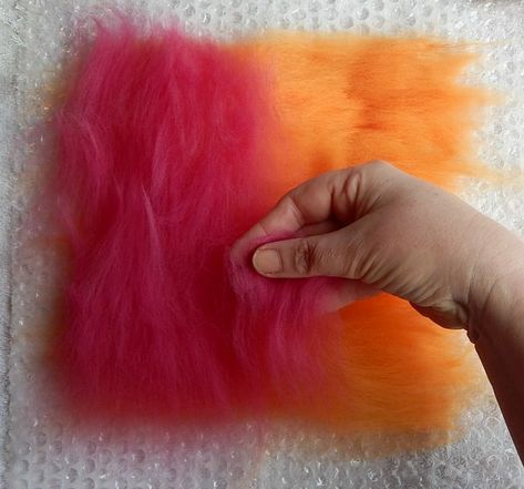 Needle Felting Flat, How To Wet Felt, Flat Felting, Fiona Duthie, Felt Panels, Felt Tutorial, Wet Felting Tutorial, Felt Making, Tovad Ull