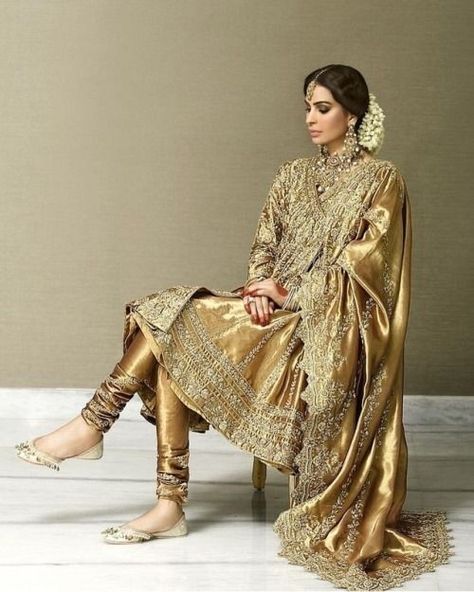 Pakistani Couture, Alternative Wedding Dresses, Pakistani Wedding Outfits, Pakistani Bridal Dresses, Indian Bridal Outfits, Pakistani Bridal Wear, Pakistani Dress Design, Indian Designer Outfits, Anarkali Dress